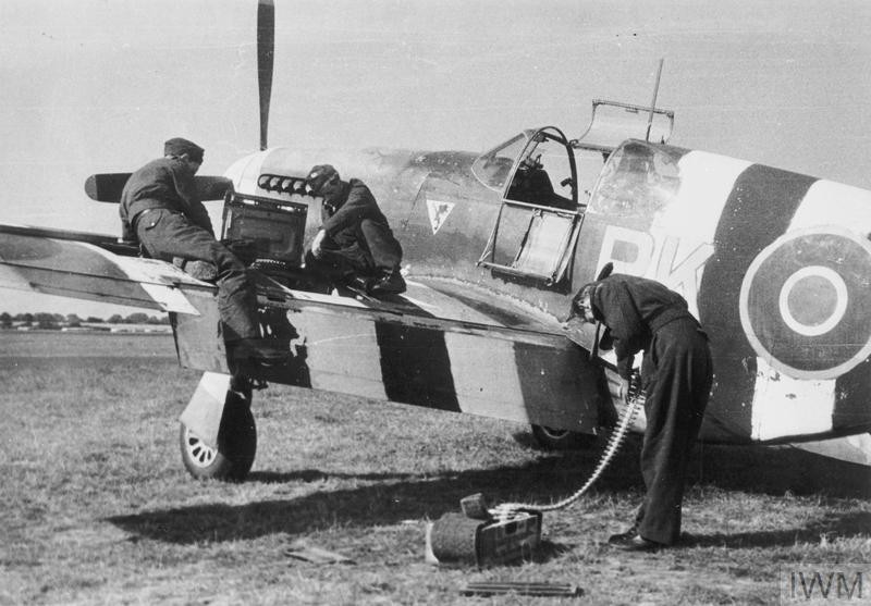 Grab eines polnischen Piloten in der St.-Lambertus-Kirche