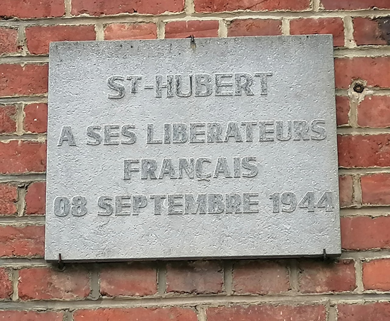 Plaque commemorating the liberation of Saint-Hubert