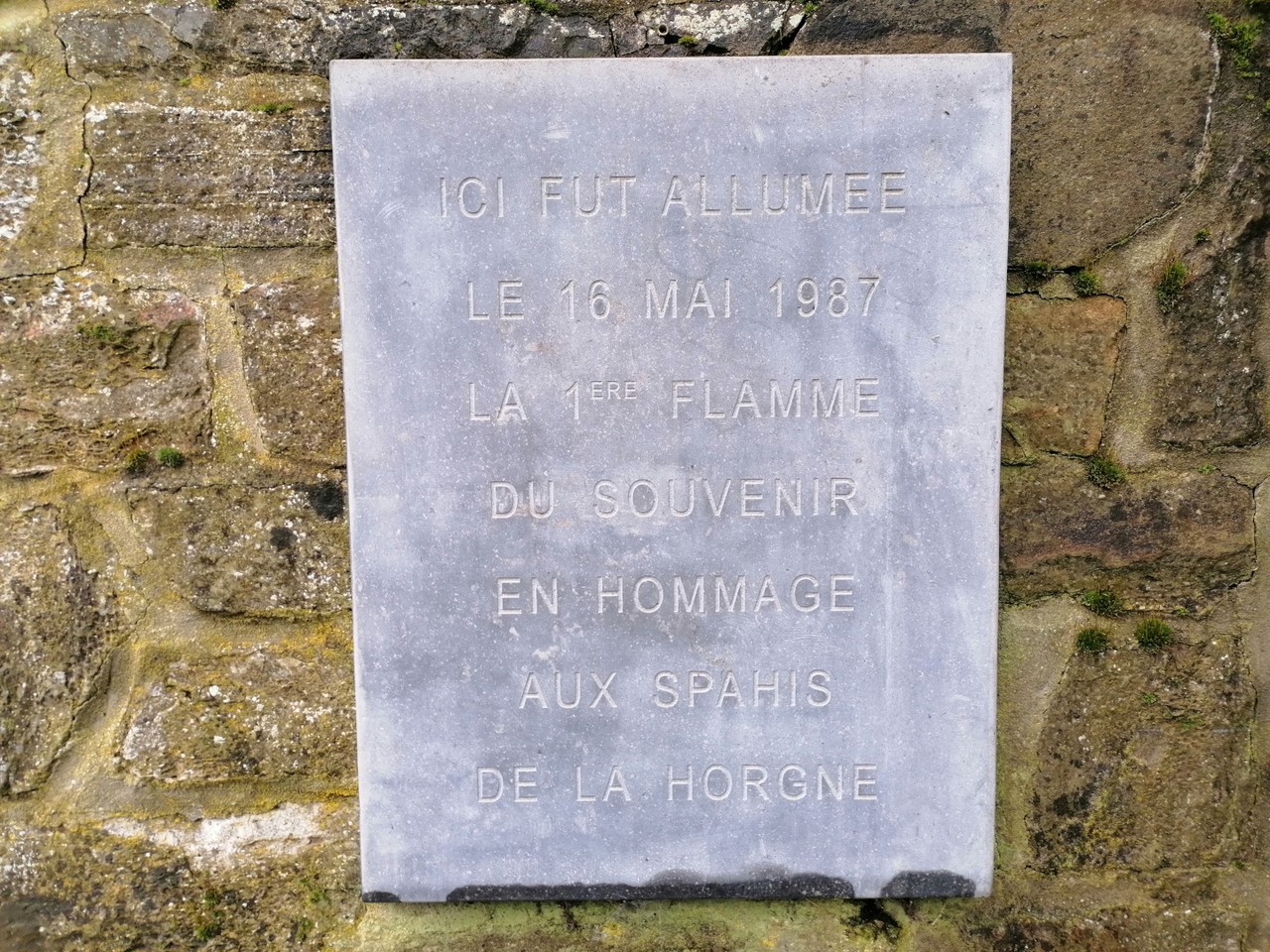 Plaque en mémoire des Spahis